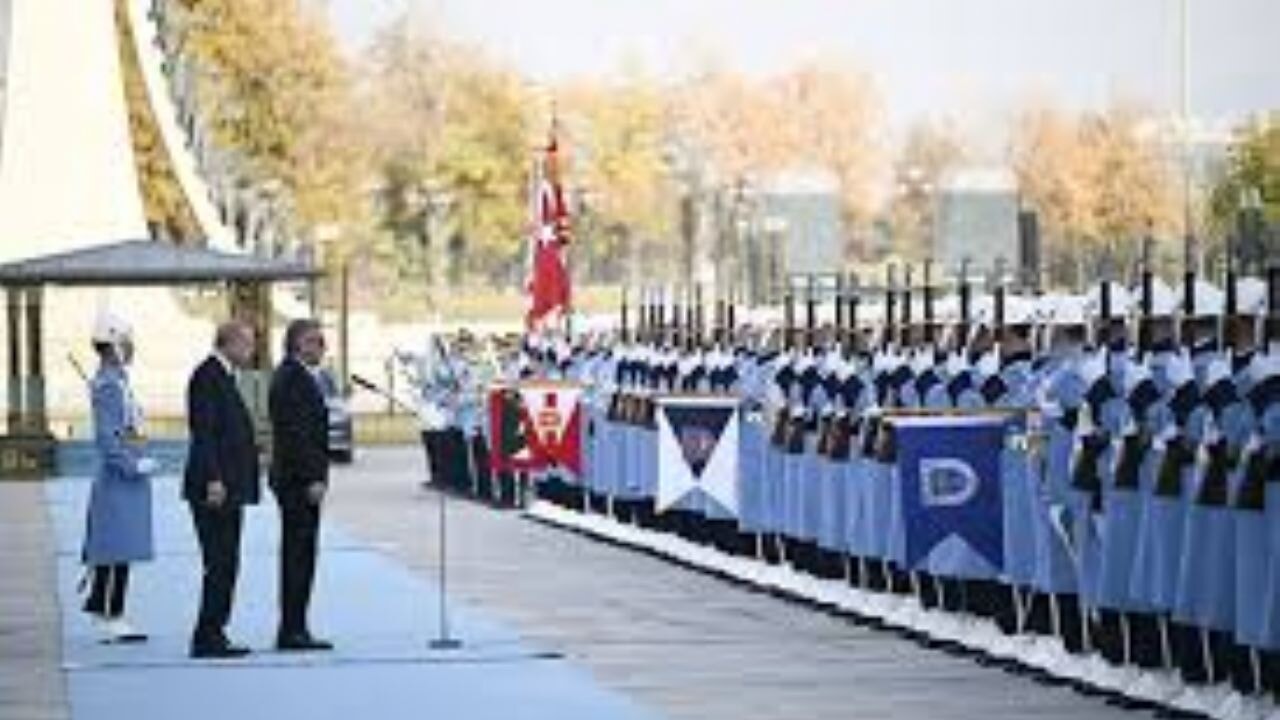 Cumhurbaşkanı Erdoğan, KKTC Cumhurbaşkanı Erhürman'ı resmi törenle karşıladı