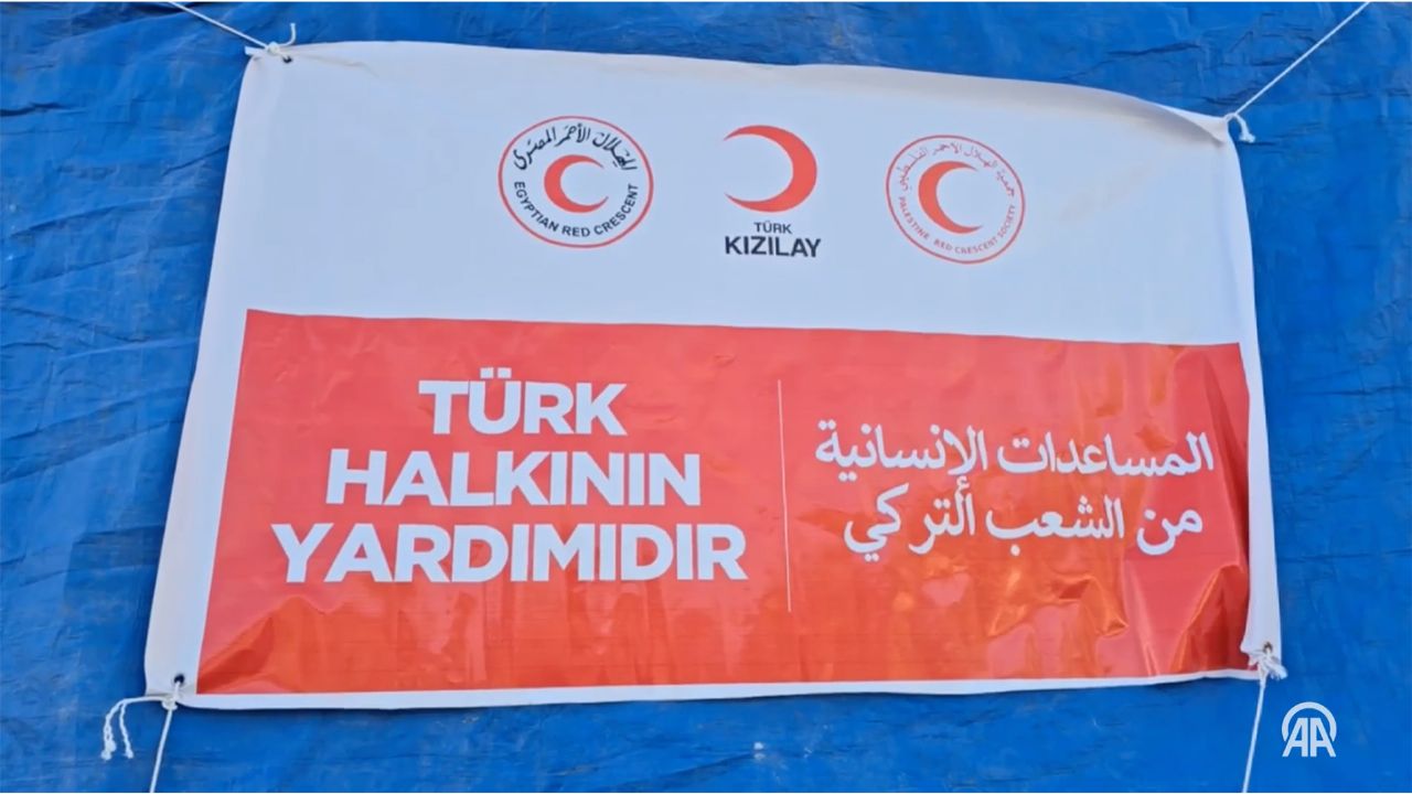 Türk Kızılayı tırları Gazze sınırında