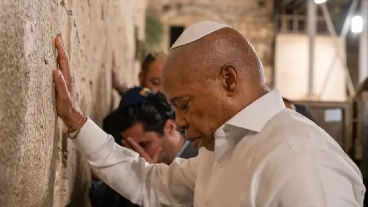 'Yahudilere hizmet ettim'