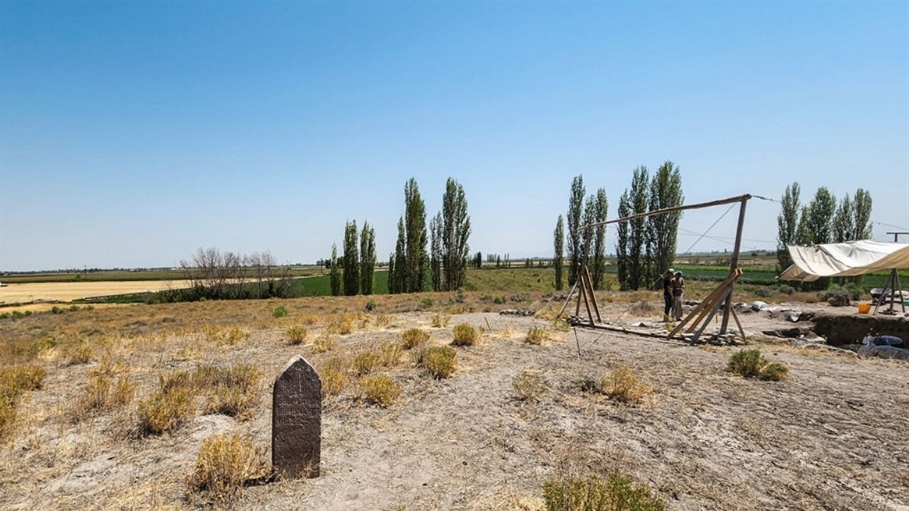 Danimarkalı uzman buldu: ''Kötü yola düşmüş kadının yalnız mezarı'