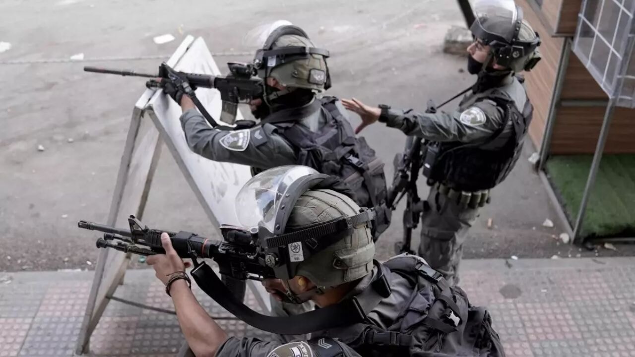 İsrail, Kudüs'te yaya devriyeler ve keskin nişancılarla baskın düzenledi!