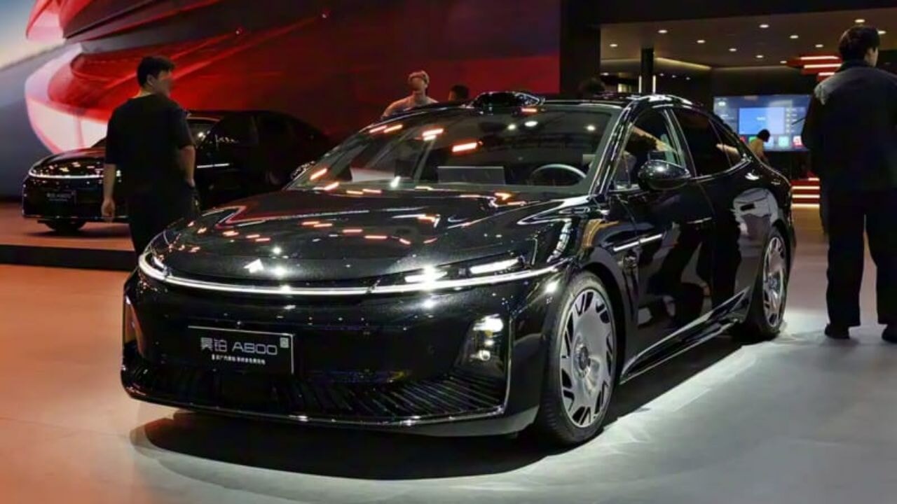 Huawei Beyni ve 1200 Km Menzilli Sedan GAC Hyptec A800