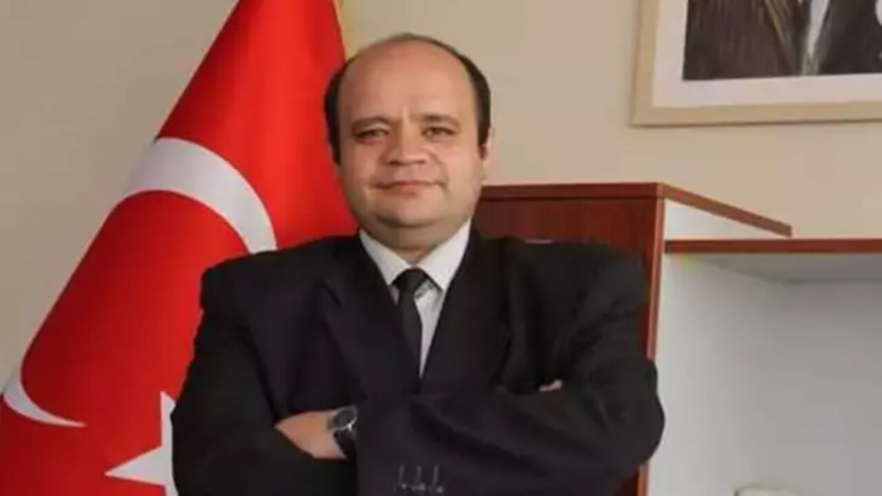 Bölüm başkanı evinde ölü bulundu