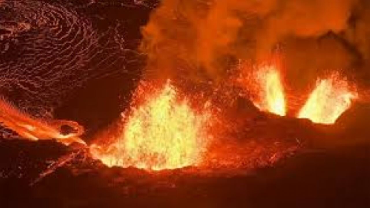 Hawaii'de Kilauea Yanardağı yeniden lav püskürtüyor