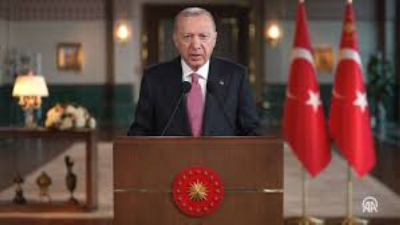 Cumhurbaşkanı Erdoğan: Türkiye Cumhuriyeti, milli saraylarımızı da titizlikle korumaktadır