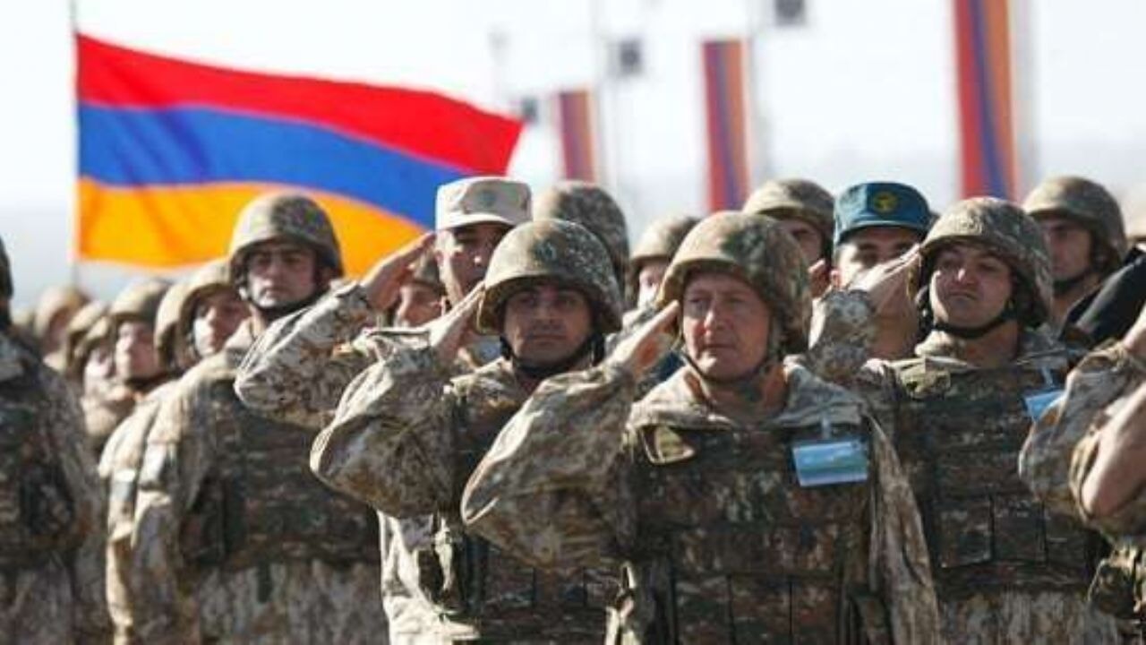 Ermenistan'da askerlik süresi kısalıyor