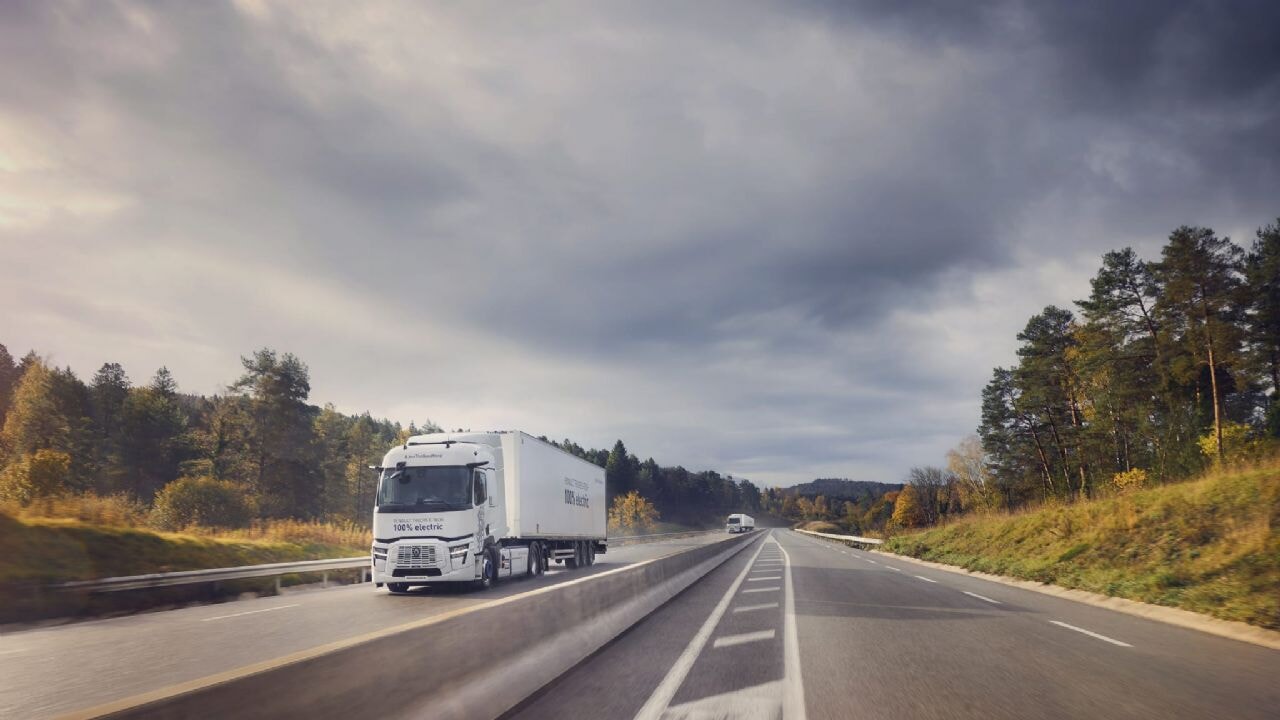 Renault Trucks'tan Tek Şarjla 600 KM Menzilli Elektrikli Çekiciler Geliyor