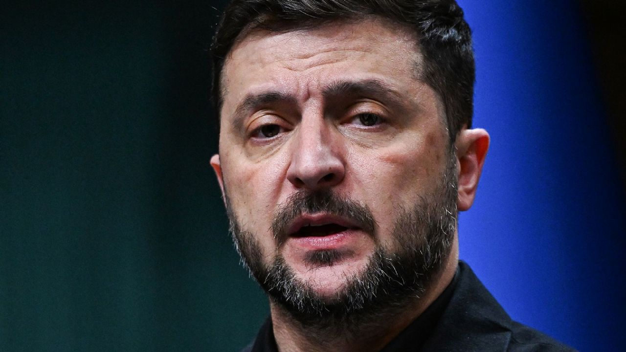 Zelenskiy, canlı yayında konuşurken bomba alarmı verildi