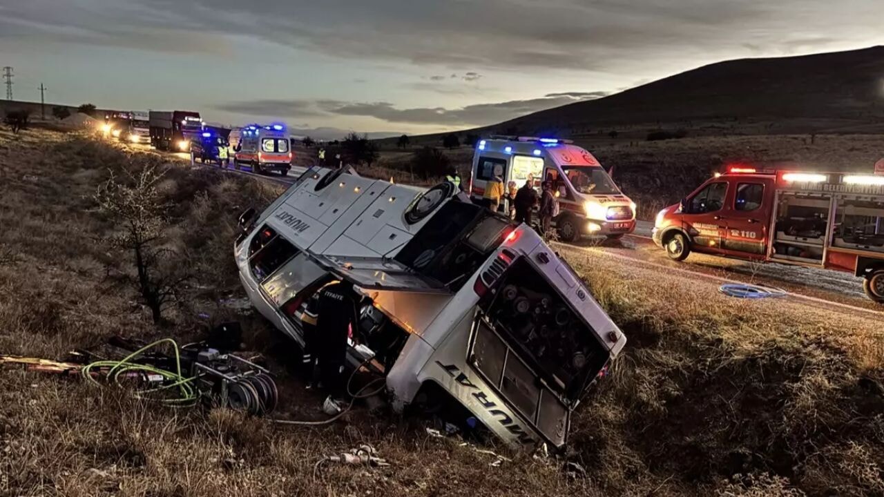 Afyon'da feci otobüs kazası