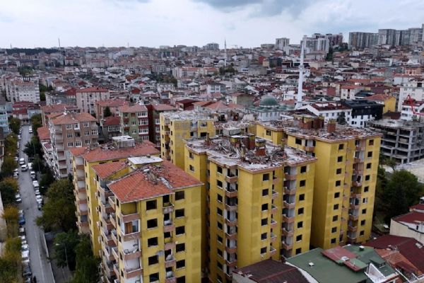 8 bloklu site ''Yarısı Bizden'' ile yeniden inşa edilecek! Bakan Kurum: Artık korkuyla uyumayacaklar