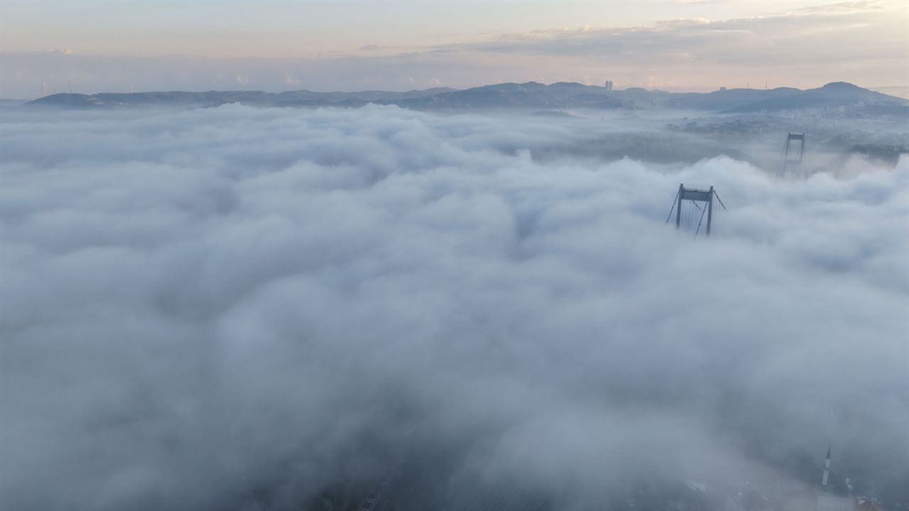 İstanbul'u örten sis görüntüleri