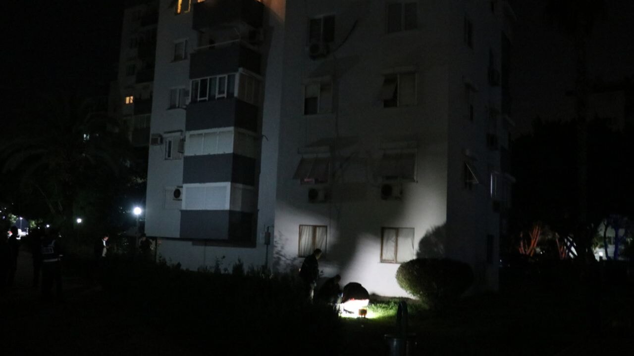 Eşi 8'inci kattan düştü, haberi polislerden öğrendi