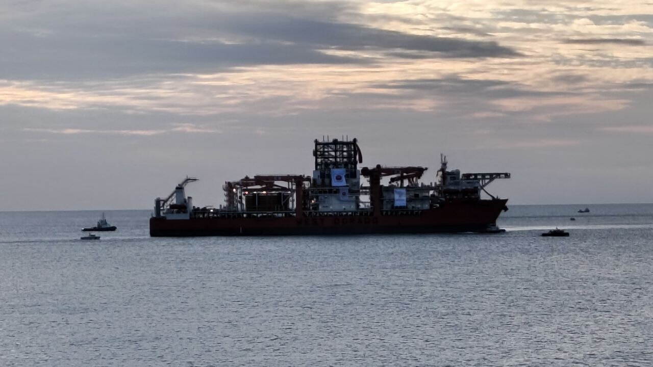 Türkiye'nin 6'ıncı sondaj gemisi Mersin'e ulaştı