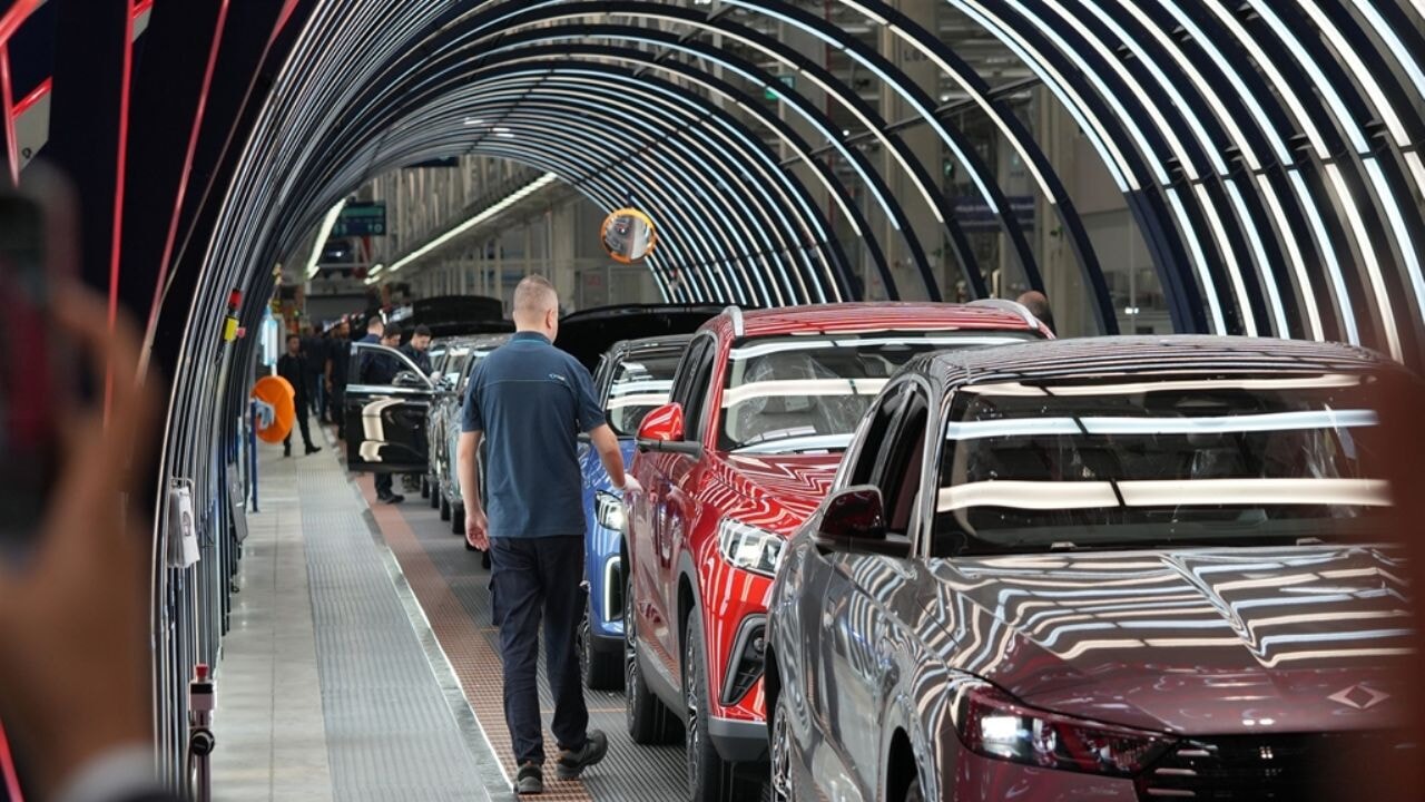 Togg'un yeni modeli T10F üretim hattında görüntülendi