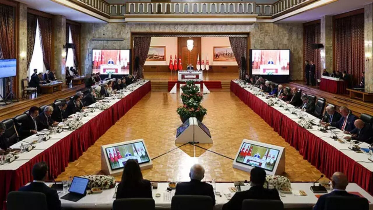 Öcalan'ın son sözleri... İmralı tutanağı komisyonda okundu