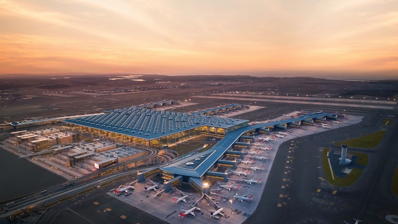 Bakan Uraloğlu: 'Her gün ortalama 9 stadyum dolusu yolcu...'