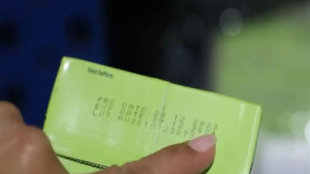 Tarihi geçmiş gıdaların etiketinin değiştirildiği depoya baskın