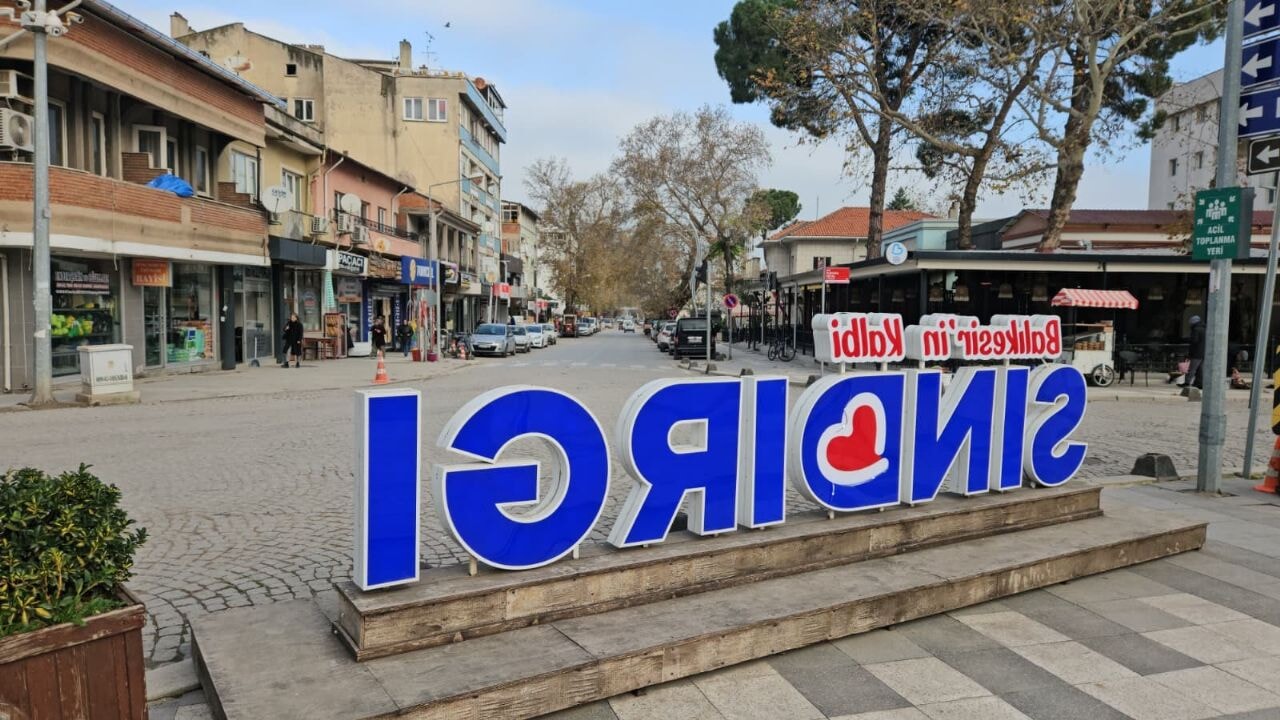 Balıkesir'de sabah saatlerinde deprem meydana geldi