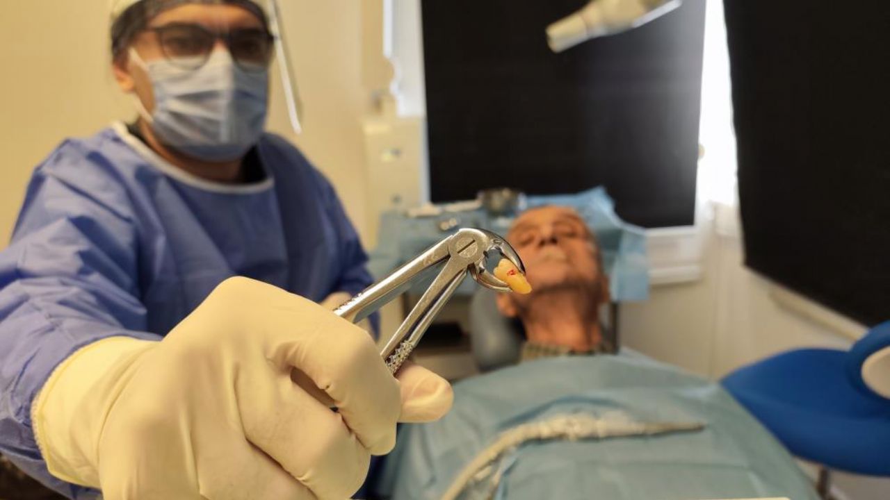 83 yaşında 20'lik dişi çıktı!