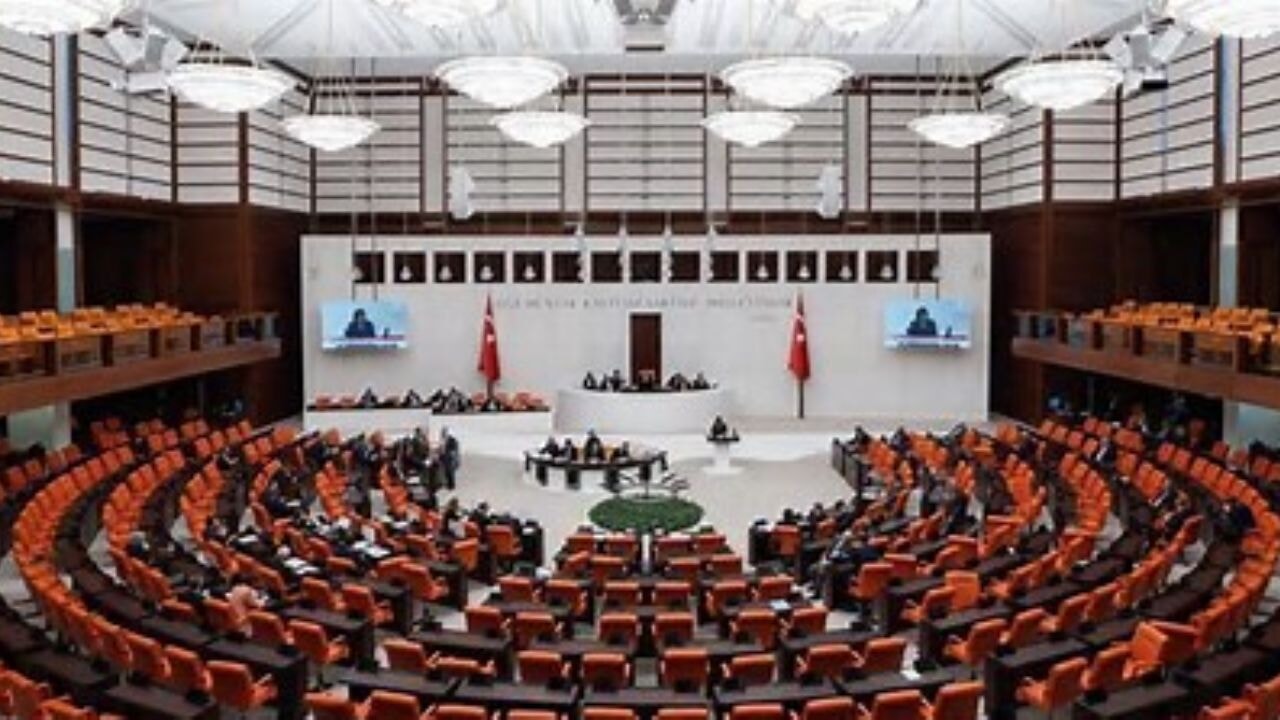 Özel'in dokunulmazlık dosyaları Meclis'te