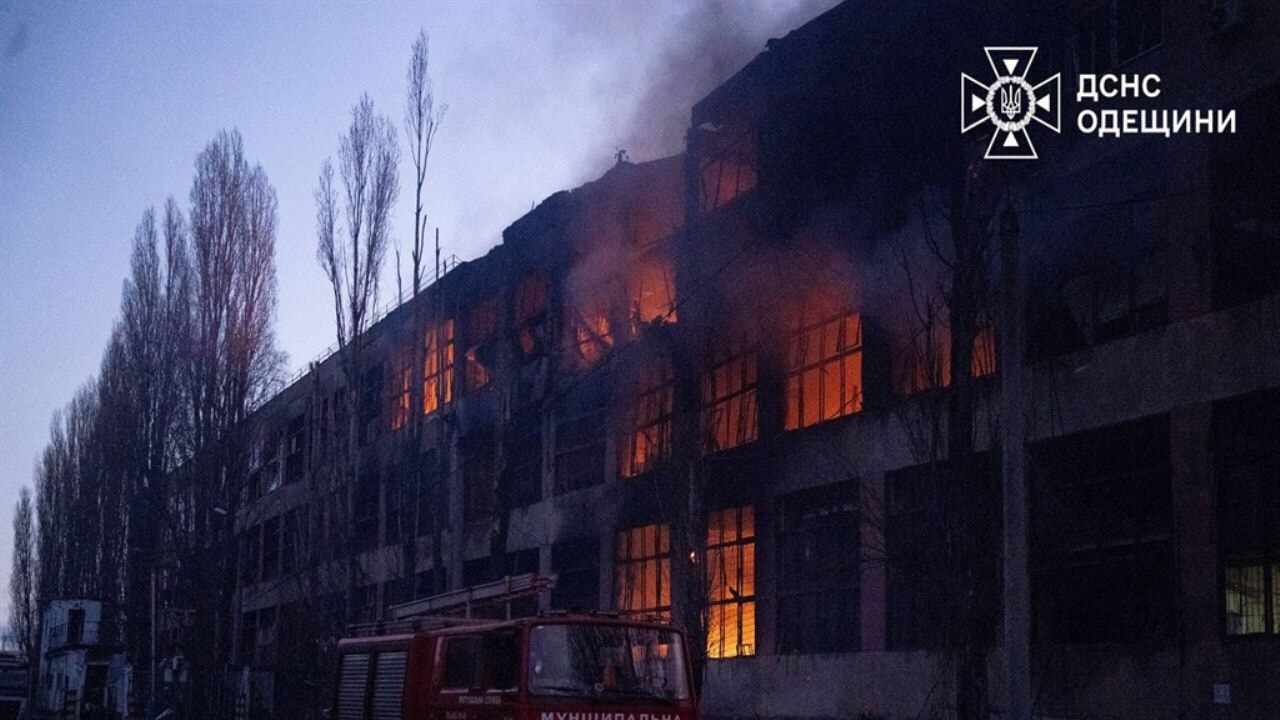 Zelenskiy: Rusya, 30 füze ve 450'den fazla İHA ile saldırdı