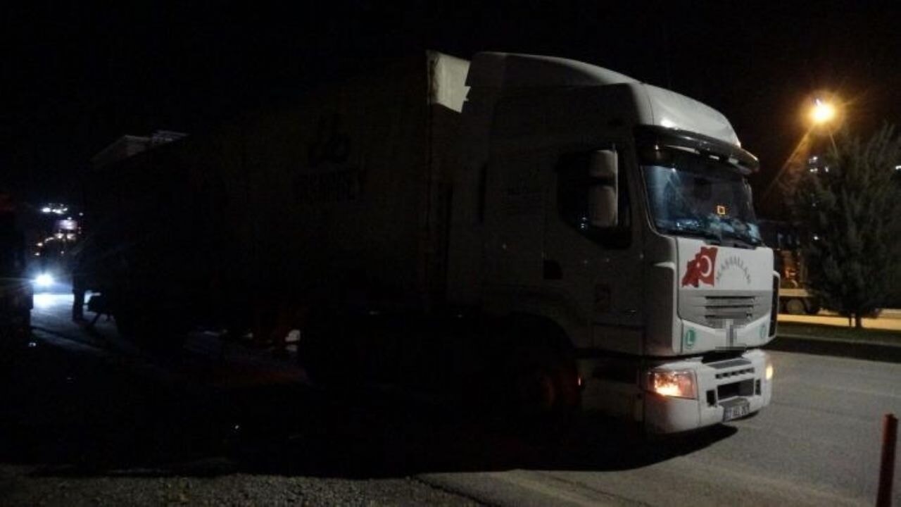 Malatya'da tır ile otomobil çarpıştı