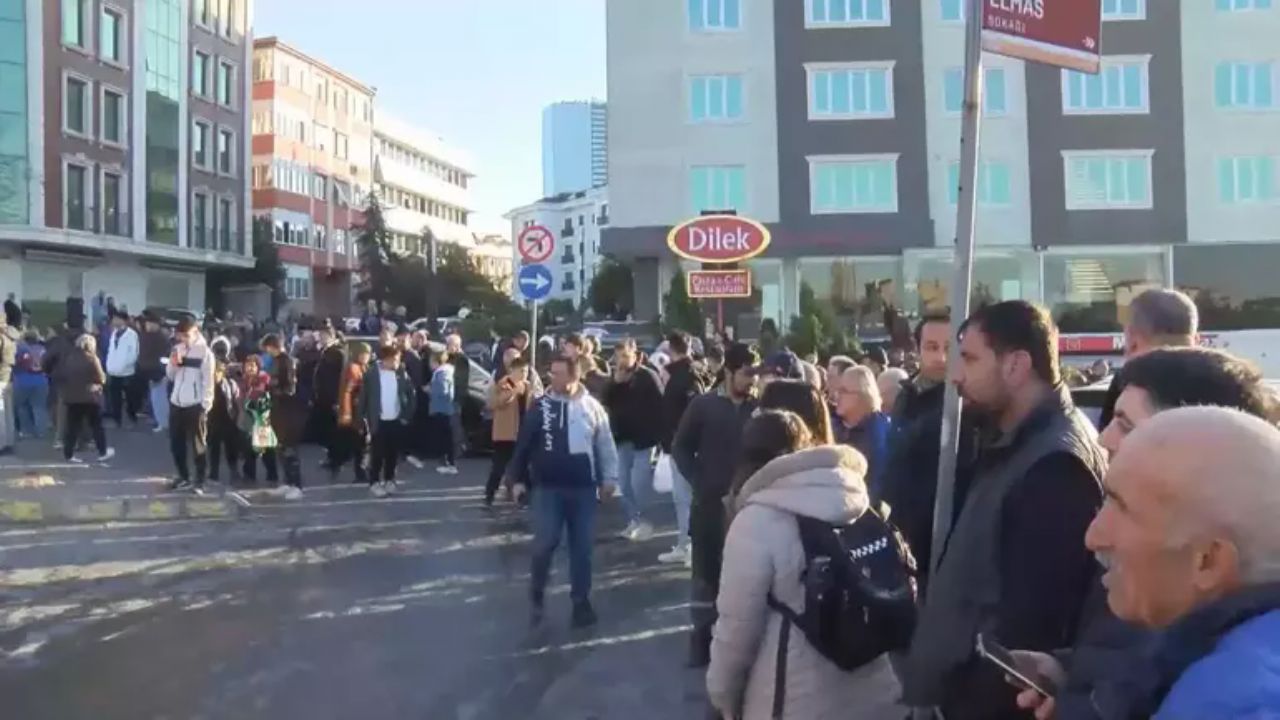 Şişli'de dehşet: Otomobil yayaların arasına daldı