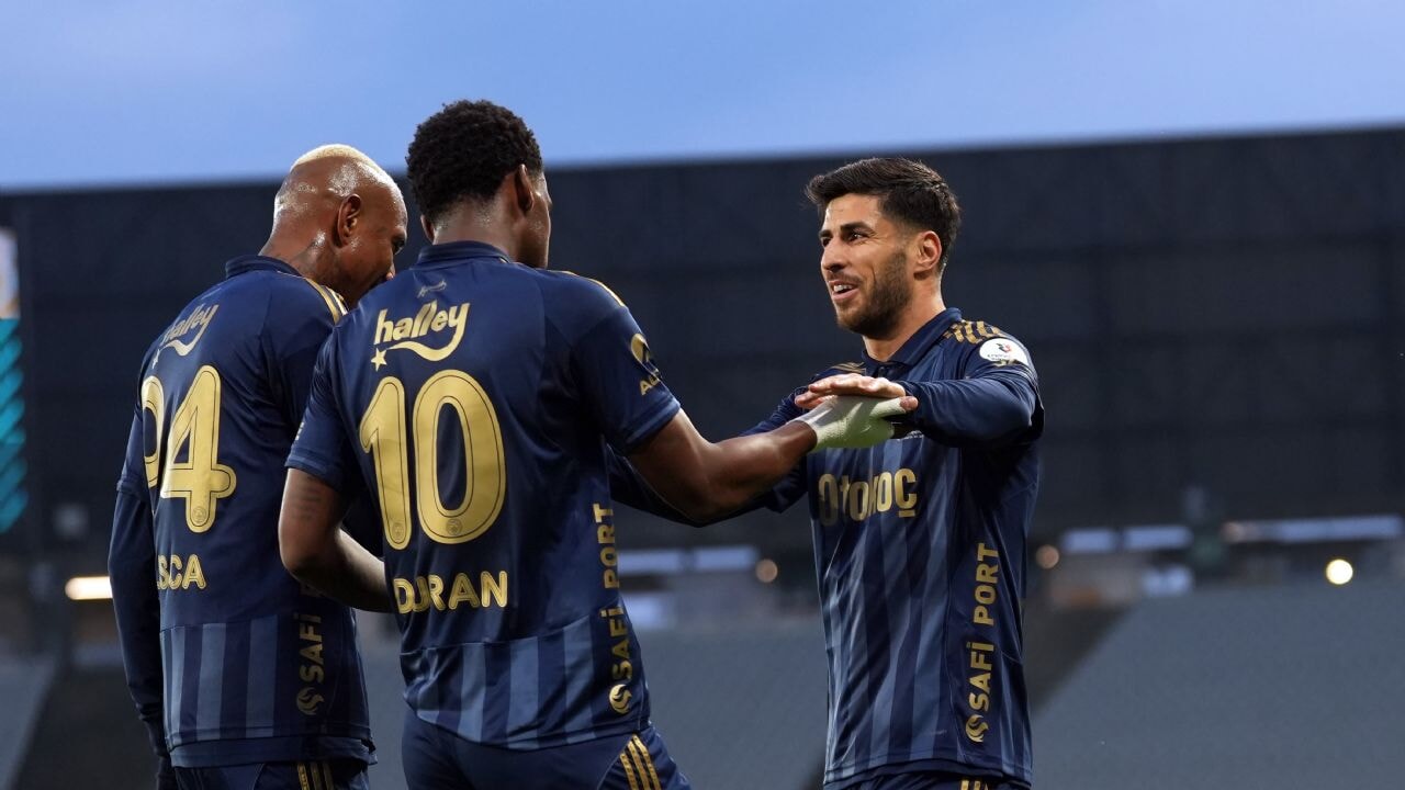 Fenerbahçe'den 20 yıl sonra ilk: Ligde ilk yarıyı namağlup kapattı