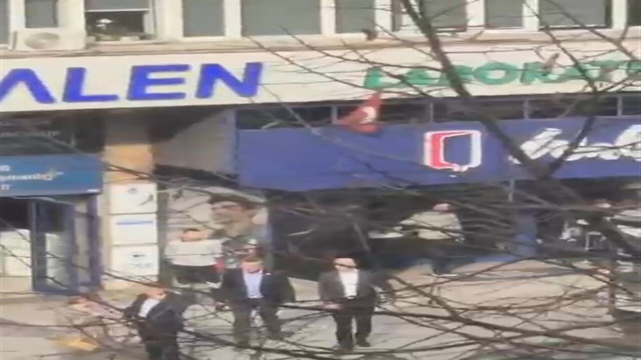 Sadettin Saran özel laboratuvardan çıkarken görüntülendi