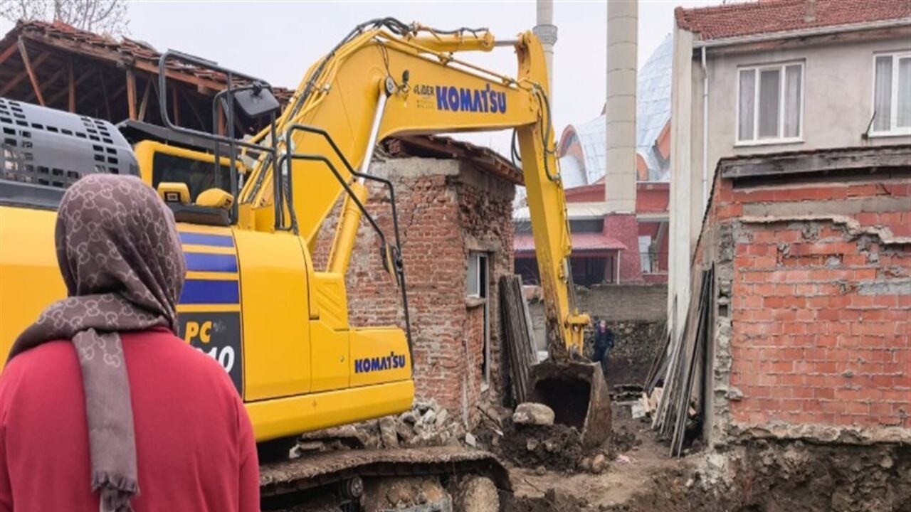 Site inşaatı kazısında insan kemikleri bulundu