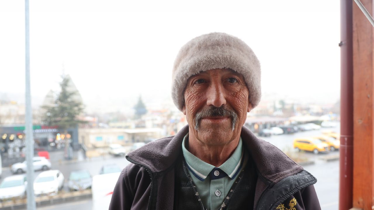 9 dil biliyor, gören şaşırıyor