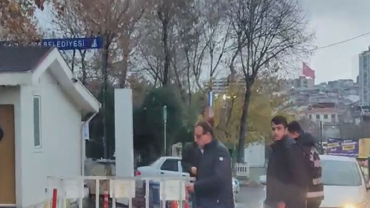 Bayrampaşa Belediyesi'ne operasyon: 4 gözaltı