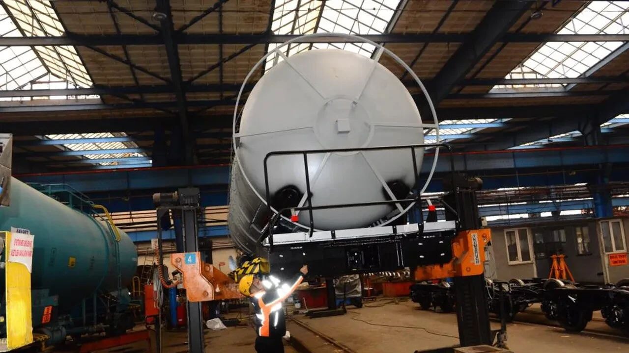 TÜRASAŞ imzalı sarnıç vagonlar orduya teslim edildi