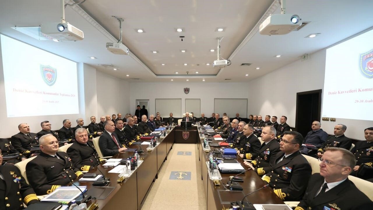 Bakan Güler Deniz Kuvvetleri Komutanlarını topladı