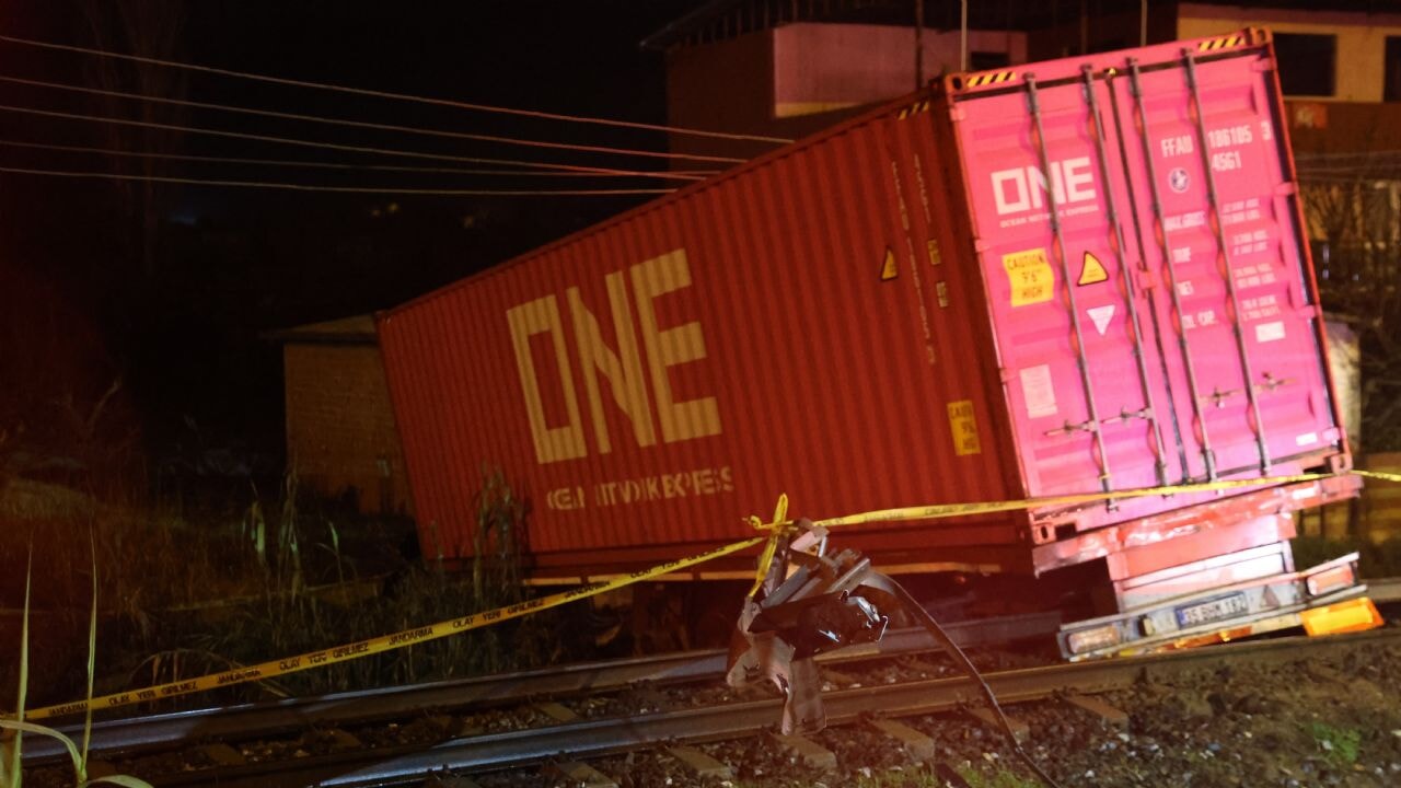 Aydın'daki feci kaza sonrası tren seferleri iptal