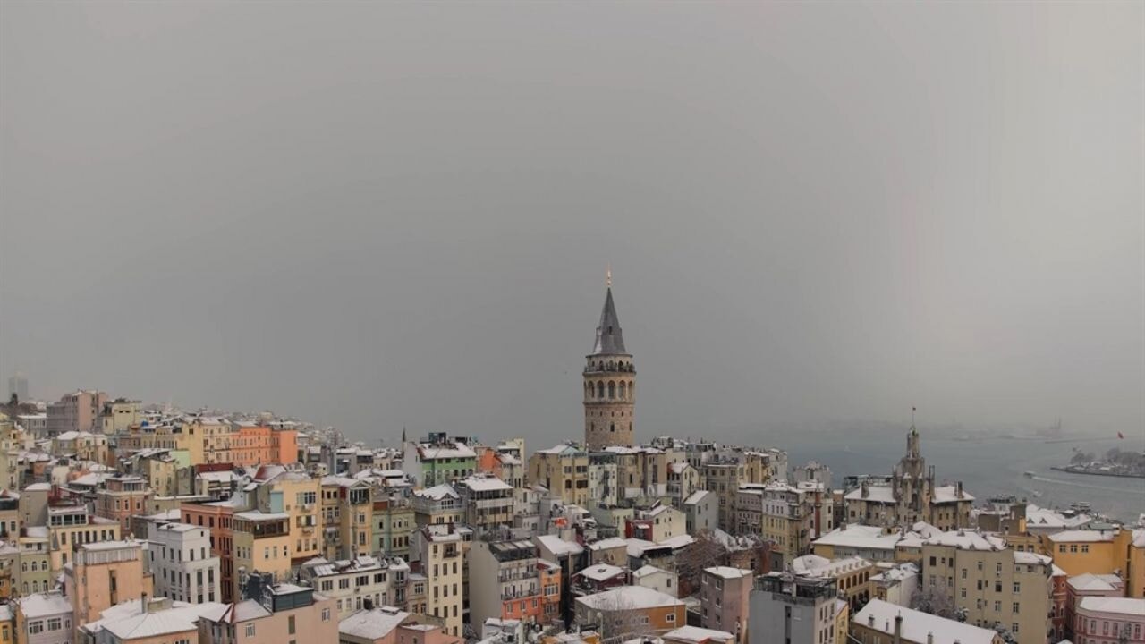 İstanbul'da kar ve seyirlik manzara