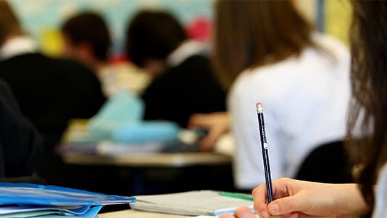 Uluslararası öğrenciler için üniversite harçlarında indirim talebi