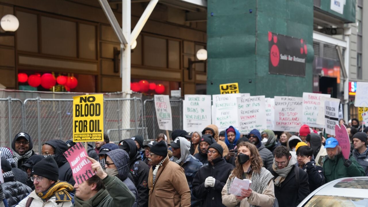 New York'ta binlerce kişi Venezuela için yürüdü