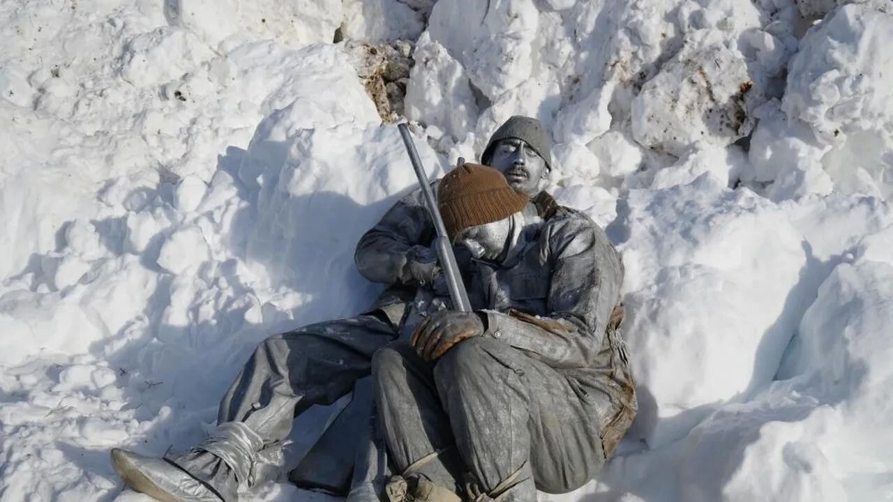 Sarıkamış'ta binler şehitlerin izinde yürüdü