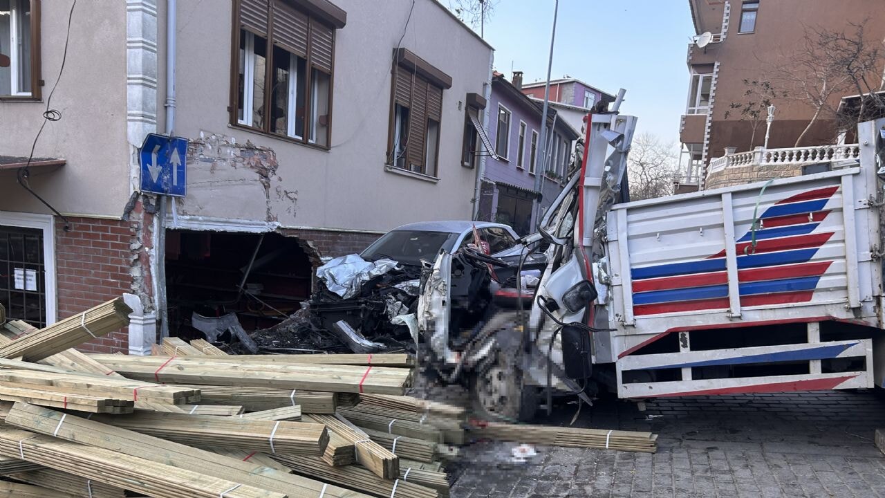 Beykoz'da kamyon faciası: Ölüler var