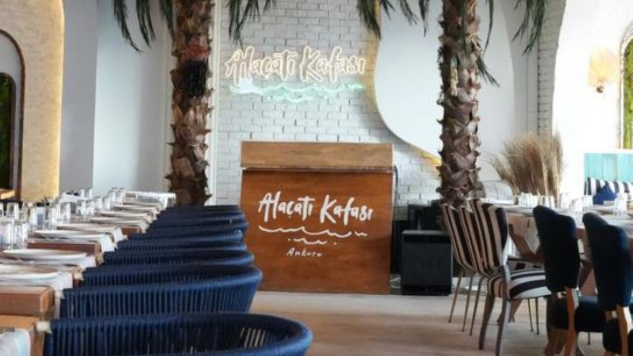 Alaçatı Kafası Ankara: Ege Esintisi, Velux AVM'de Başkentlilerle Buluşuyor