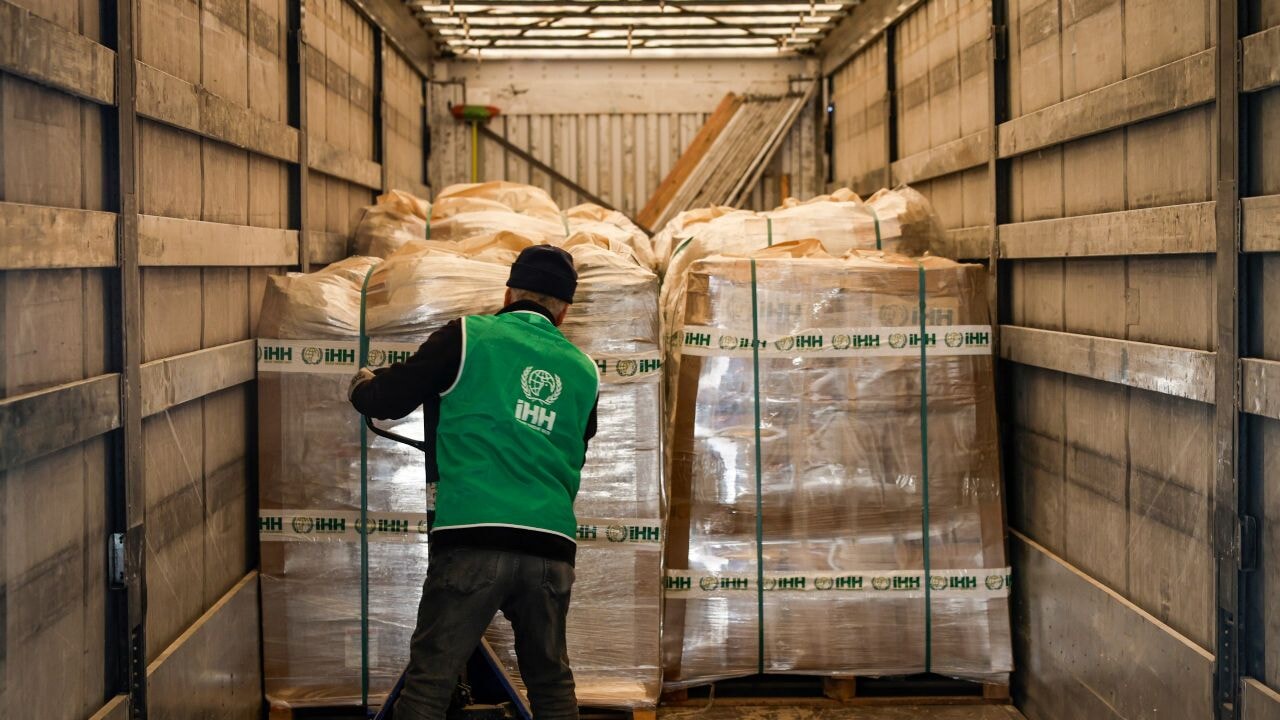 İHH'dan Sudan'a 13 TIR'lık insani yardım