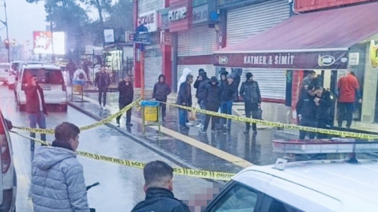 Gaziantep'te bıçaklı kavgada 2 genç vuruldu