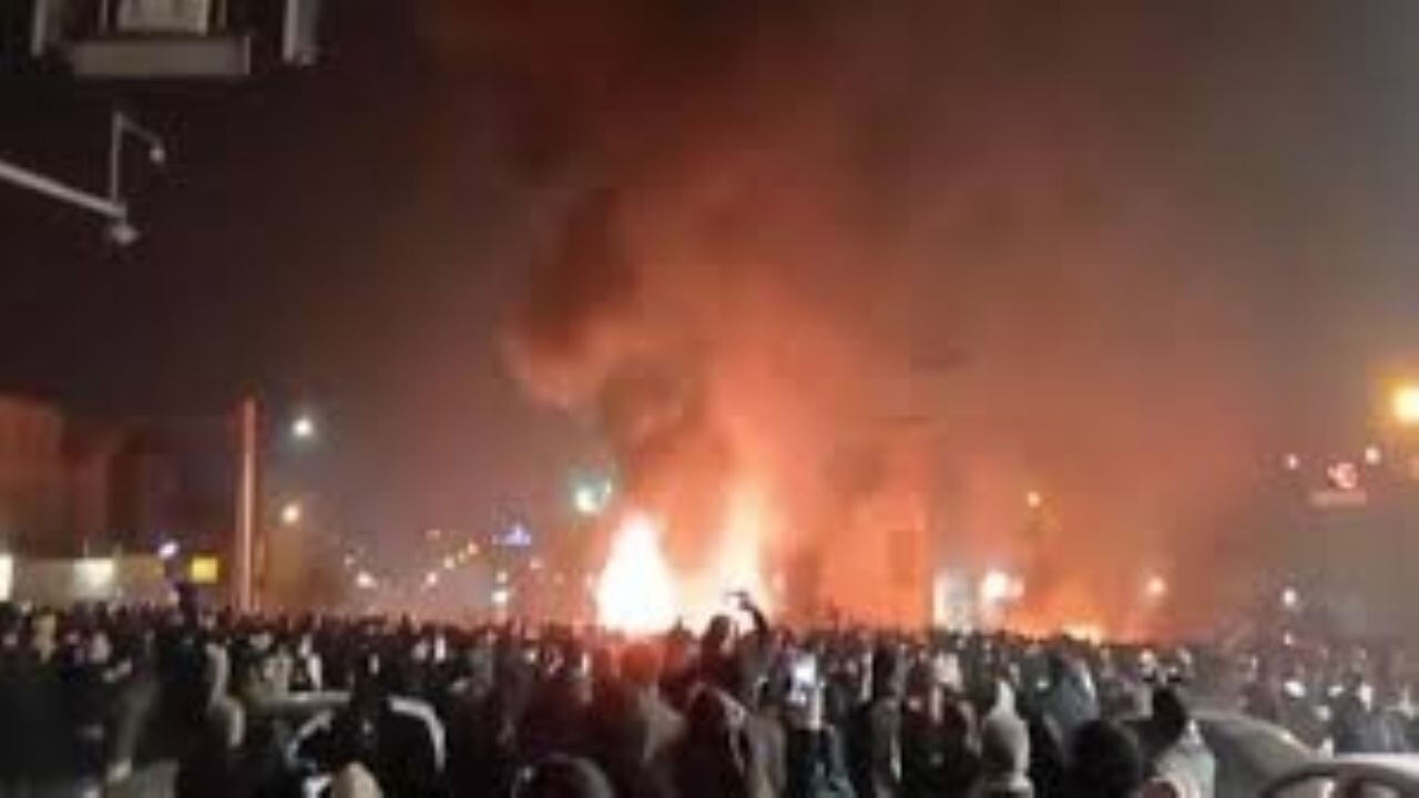 İran protestolarında ölü ve tutuklu sayısı yükseldi