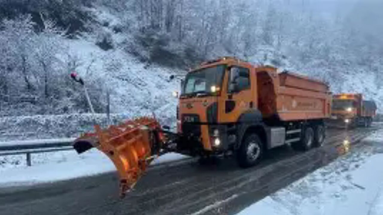 Birçok yolda çalışma var: Sürücüler dikkat