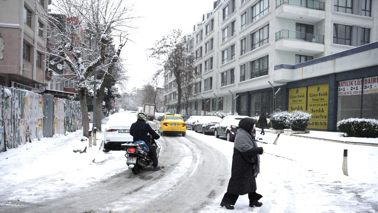 İstanbul'da gündüz gözüyle kar görüntüleri