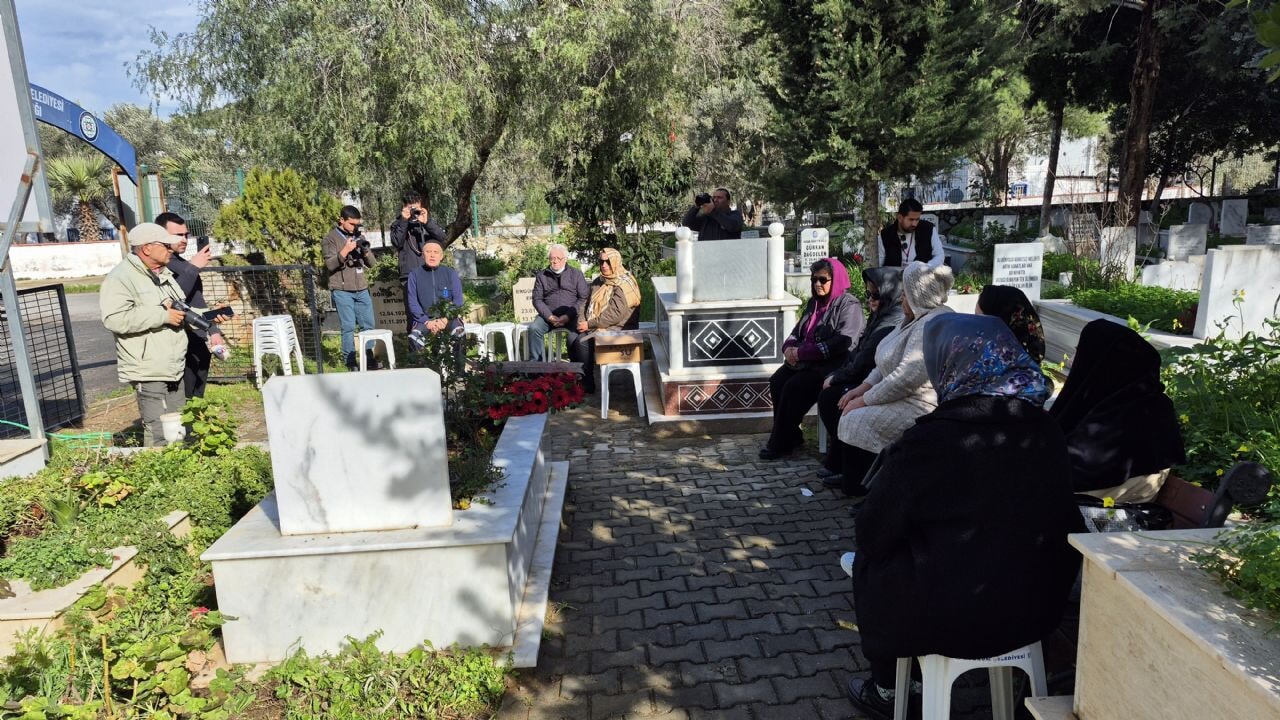 Ünlü oyuncunun mezarına sadece 10 kişi geldi