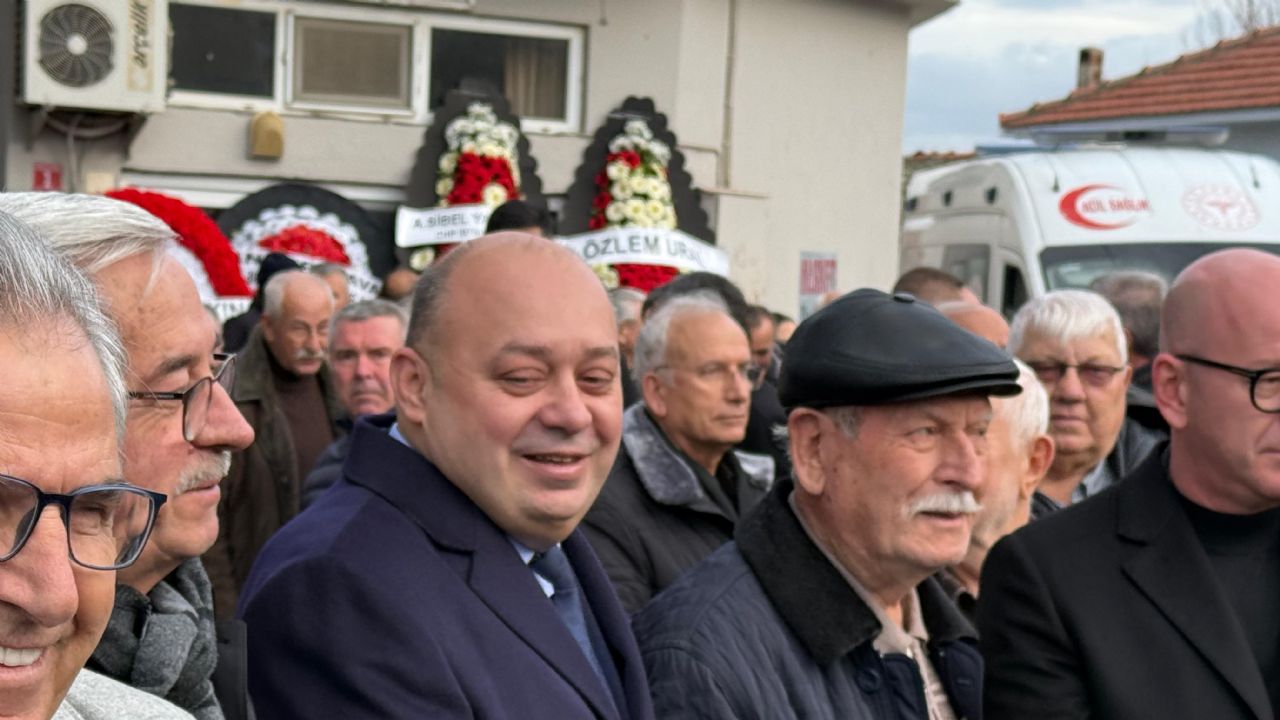 Başkanın cenazedeki kahkahaları tepki çekti