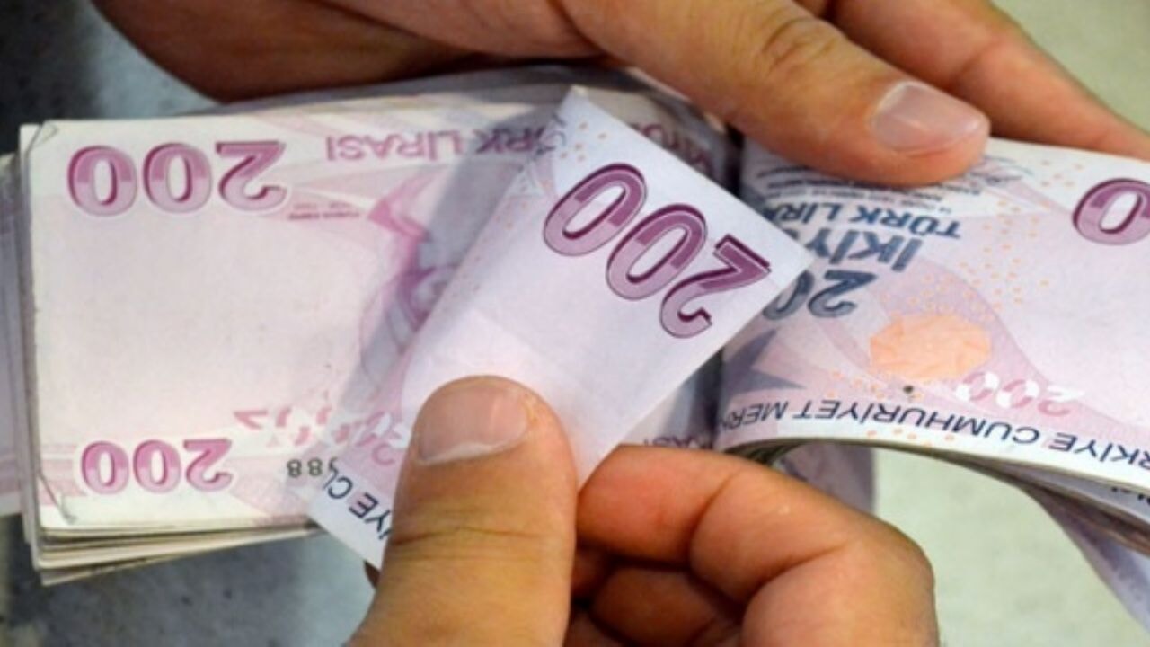 En düşük emekli maaşı AYM'ye taşındı