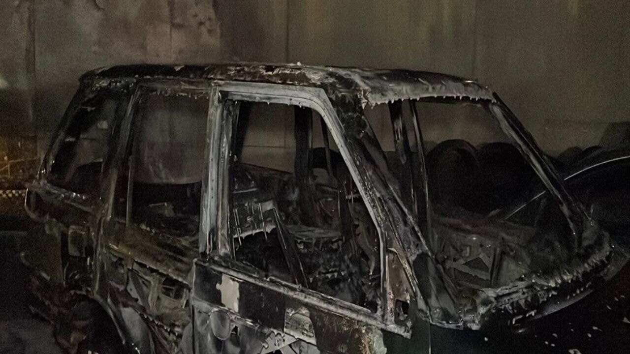 İstanbul'da 5 otomobil, 2 minibüs yandı